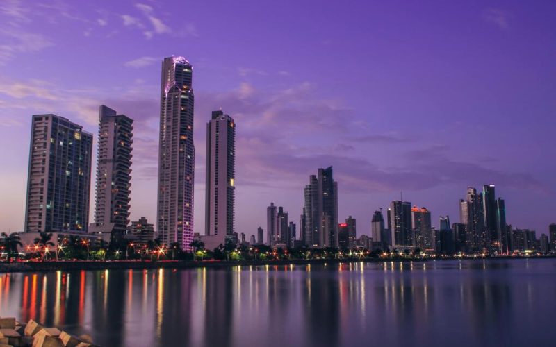 United Kingdom residents: Fast-track to Panama permanent residency